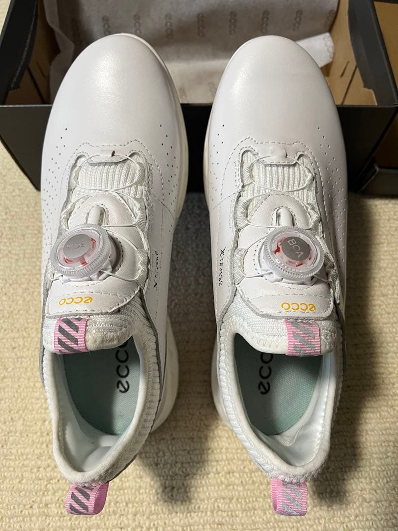 「断捨離SALE中‼️」‼️ecco ゴルフシューズ BOAシステム ホワイト