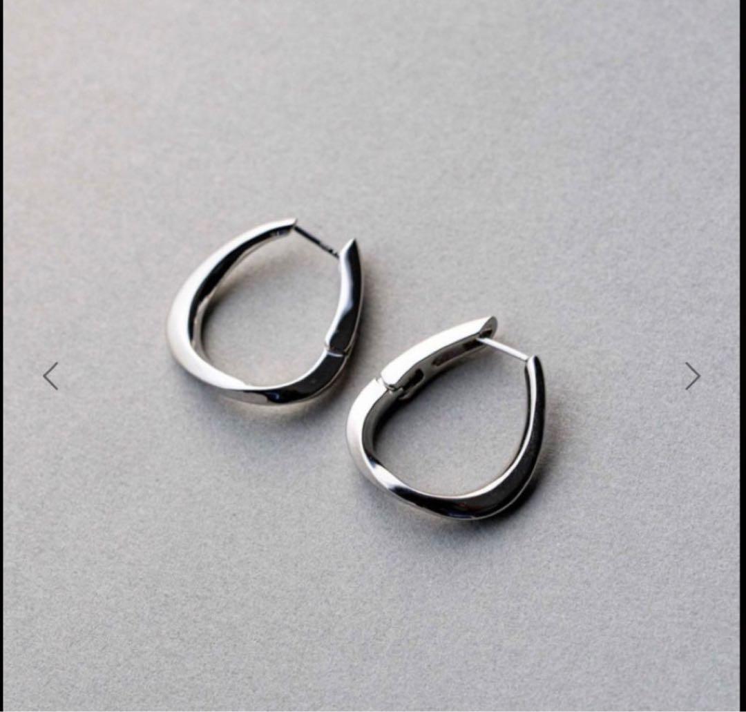 【美品】ete ハグピアス　シルバー