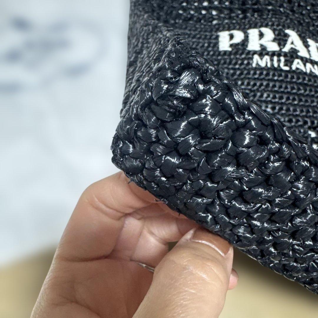 PRADA クロシェトートバッグ