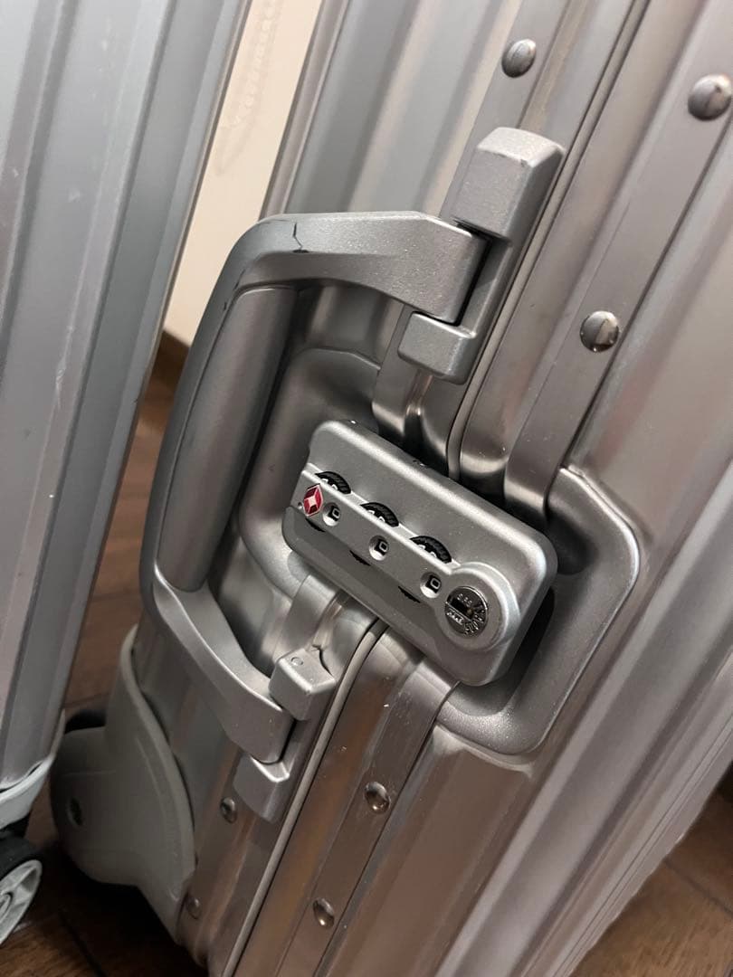 美品 リモワ キャリーケース トパーズ topas 2輪 機内持込
