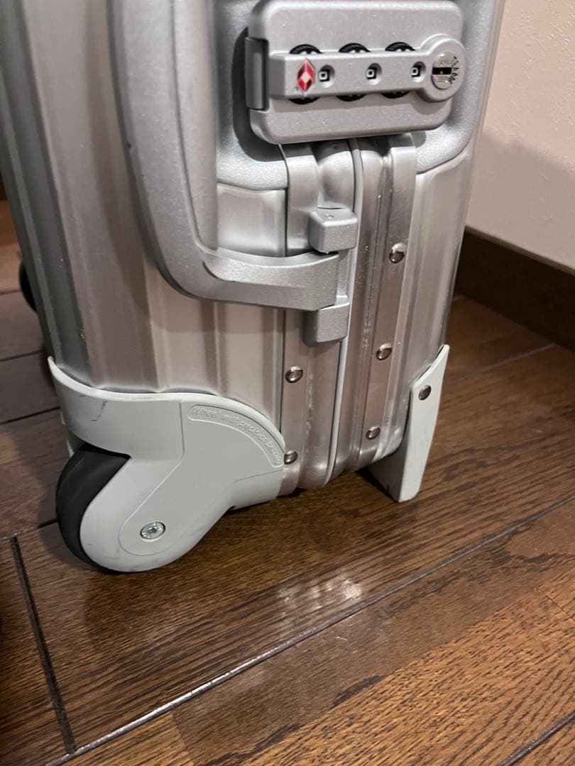美品 リモワ キャリーケース トパーズ topas 2輪 機内持込