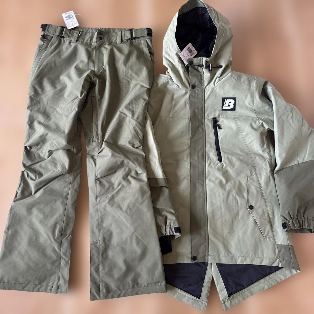 ＢＯＡＲＤＥＥ] スノボウェア レディース 上下セット