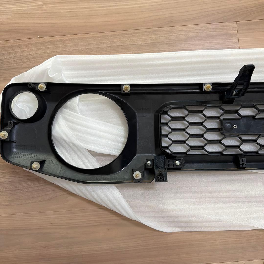 SUZUKI純正オプションフロントグリル ジムニー用　ガンメタ