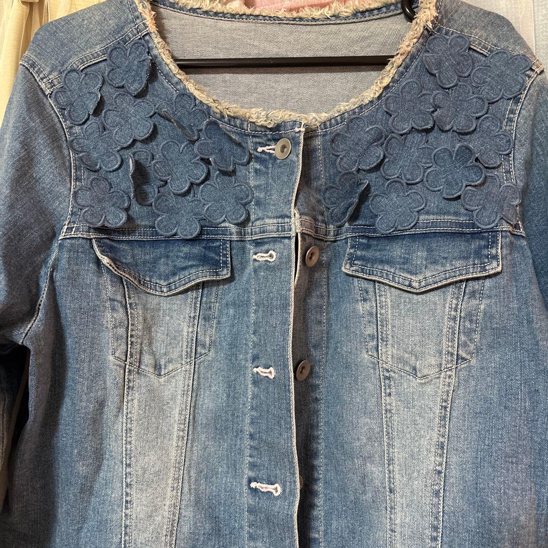 ローズティアラフラワー刺繍付きデニムジャケット