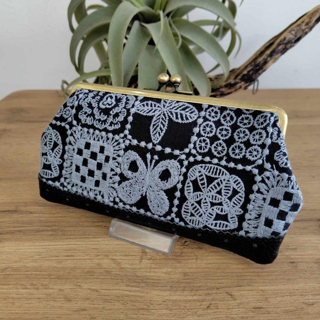 ミナペルホネン/forest tileフォレストタイルネイビー/がま口長財布本革