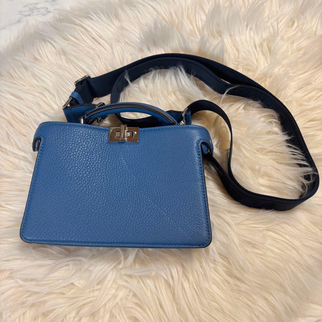 ルドルフ様　FENDI フェンディ ピーカブー スモール ブルー