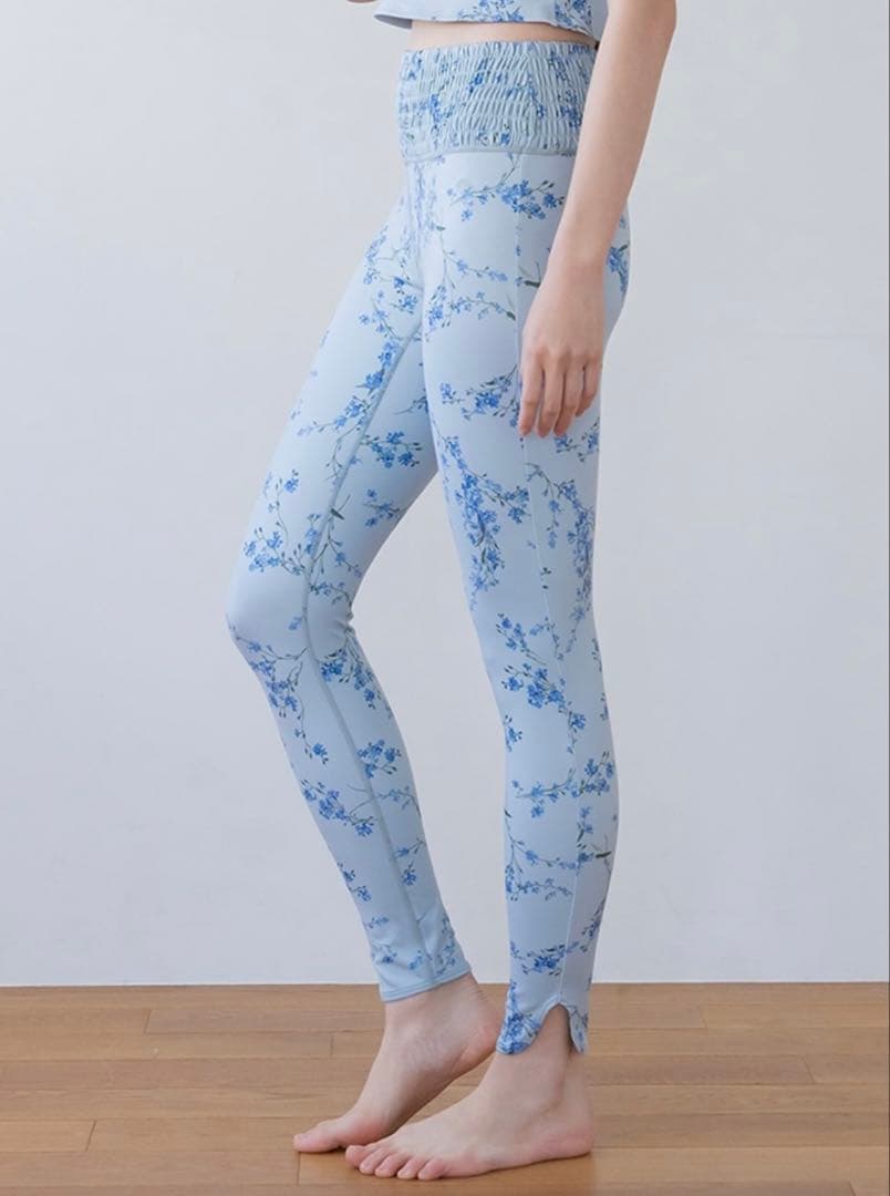 【新品未使用】SUKALA スプリングフラワーシャーリングレギンス S