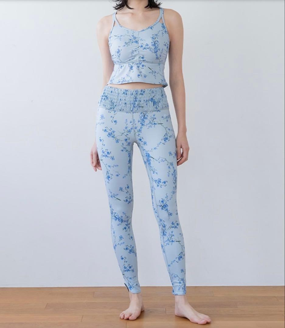 【新品未使用】SUKALA スプリングフラワーシャーリングレギンス S