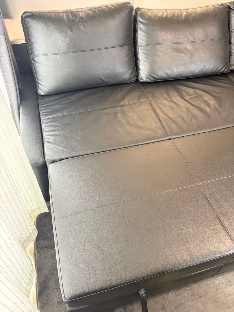 IKEA　FRIHETEN フリーヘーテン