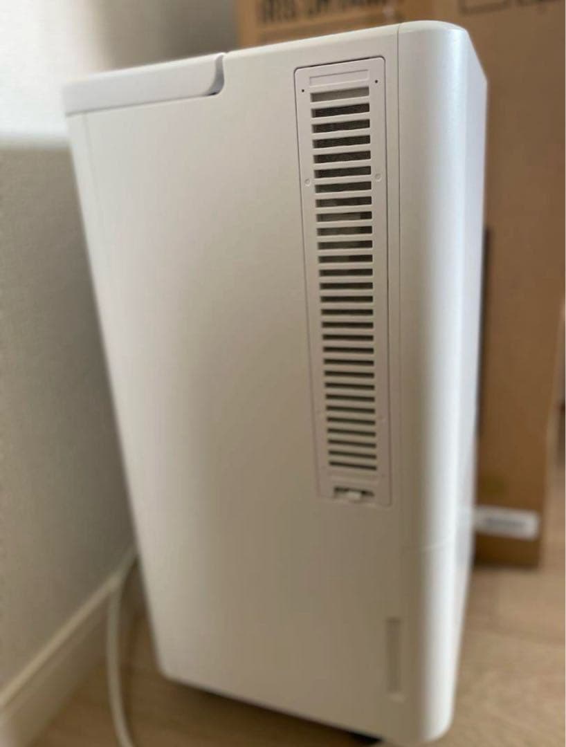 【超美品】アイリスオーヤマ ポータブルクーラー ICA-0301G ホワイト