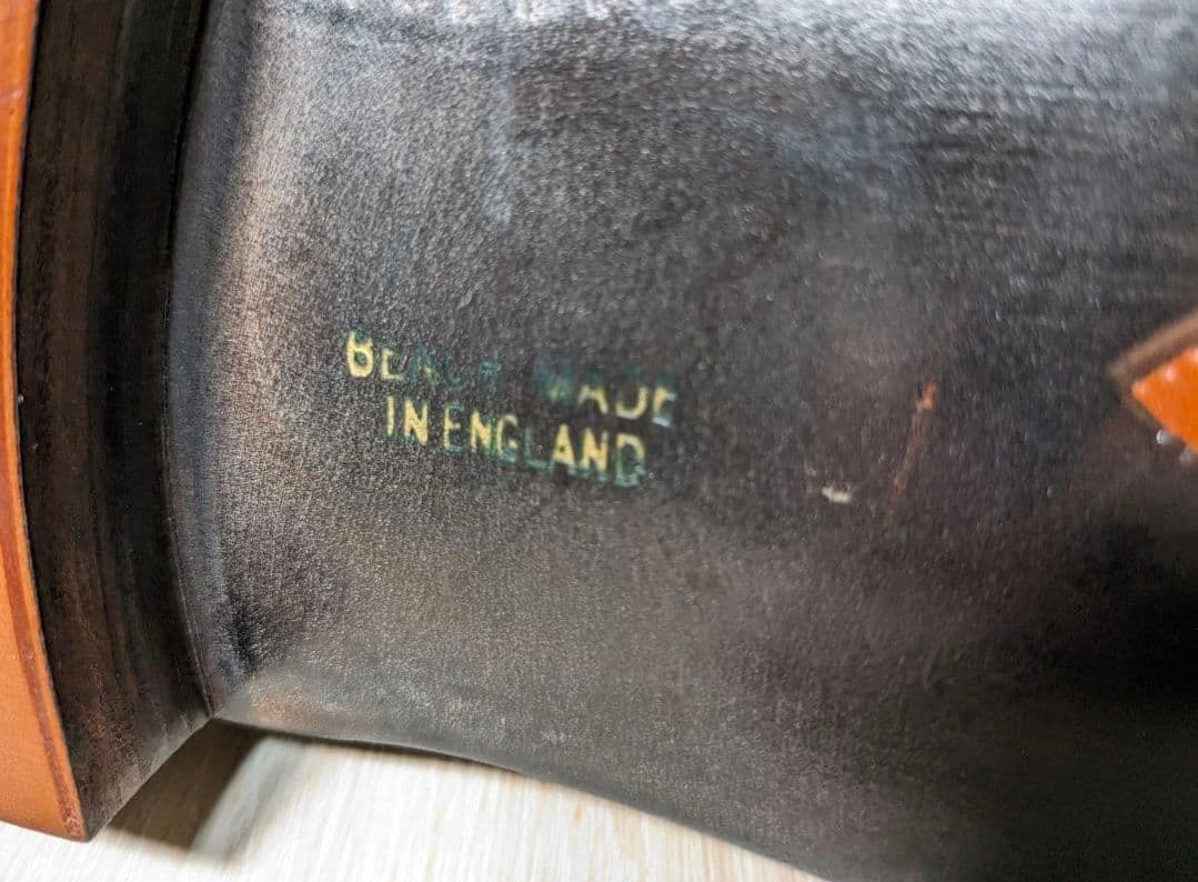 チーニー　ベンチメイド　サイズUK9（27.5cm)　セミブローグ