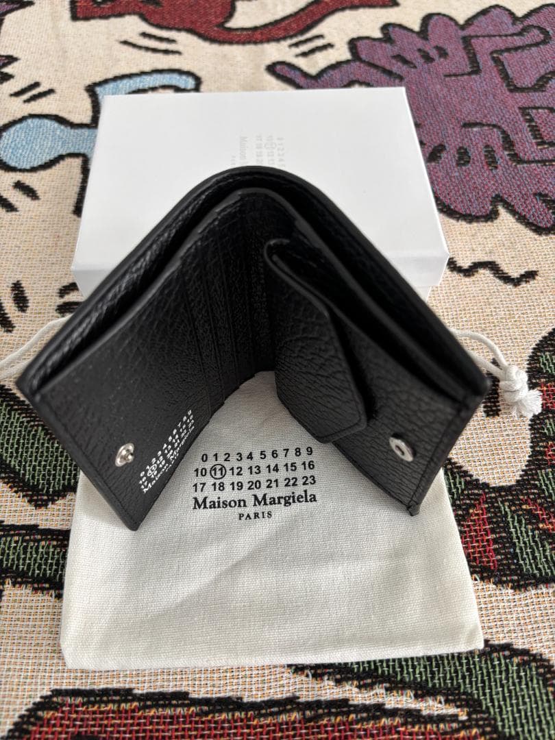 【即購入OK】ブラック 二つ折り財布