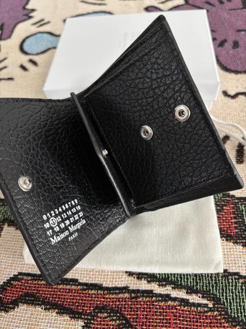 【即購入OK】ブラック 二つ折り財布