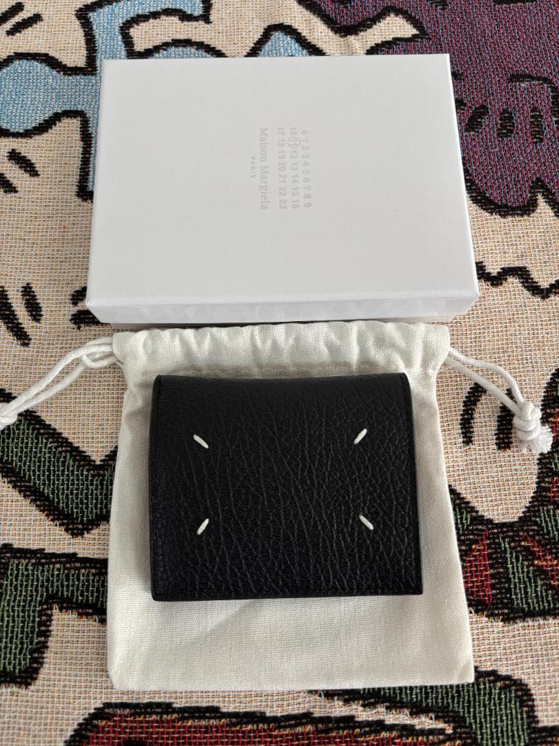 【即購入OK】ブラック 二つ折り財布