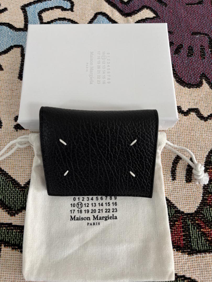 【即購入OK】ブラック 二つ折り財布