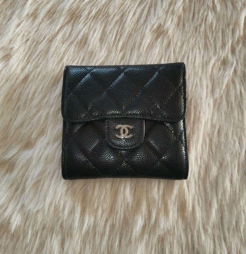 ＊未使用品＊ブラック キルティング/シルバー 折り財布 ケース