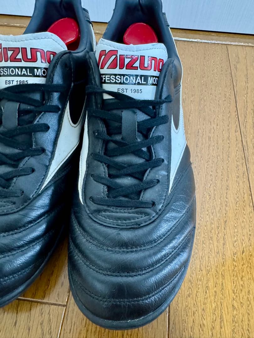 【美品】MORELIA トレーニングシューズ　黒　27cm