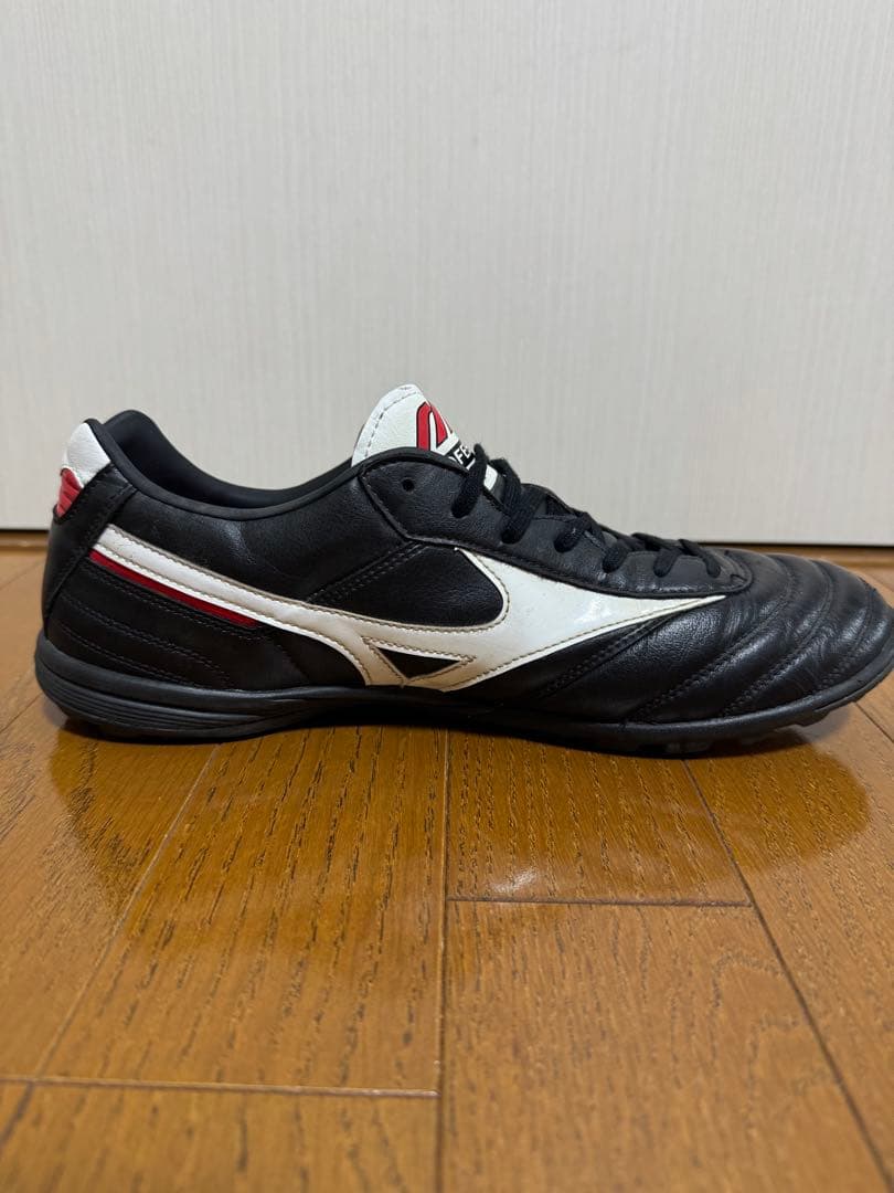 【美品】MORELIA トレーニングシューズ　黒　27cm