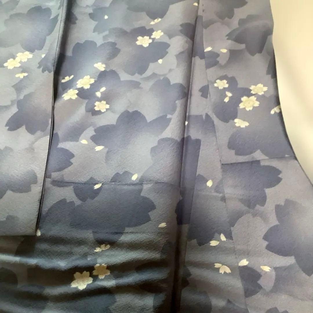 着物の名門ますいわ屋　ガード加工　ほぼ未使用品　紅碧色に青、白の桜の花の総柄小紋
