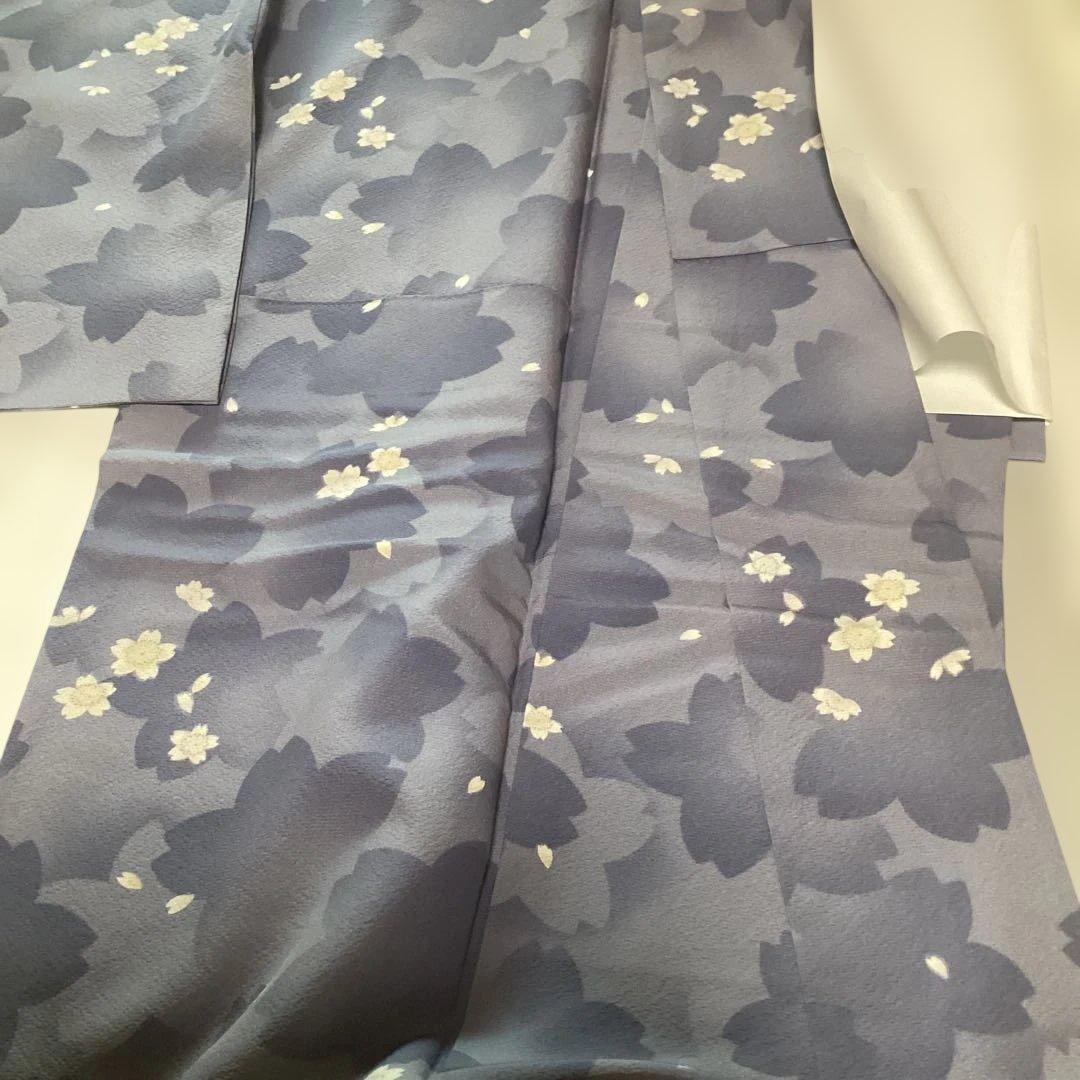 着物の名門ますいわ屋　ガード加工　ほぼ未使用品　紅碧色に青、白の桜の花の総柄小紋