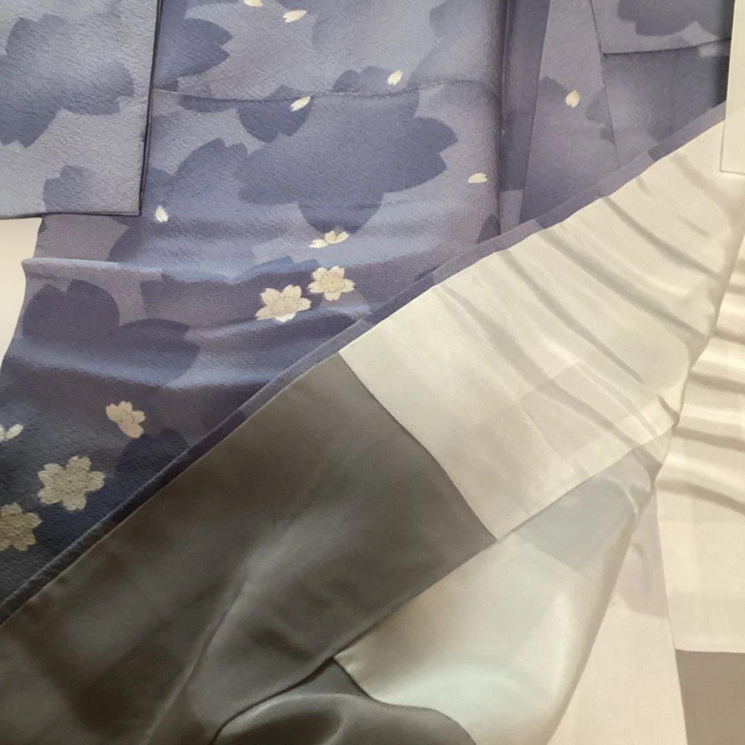 着物の名門ますいわ屋　ガード加工　ほぼ未使用品　紅碧色に青、白の桜の花の総柄小紋