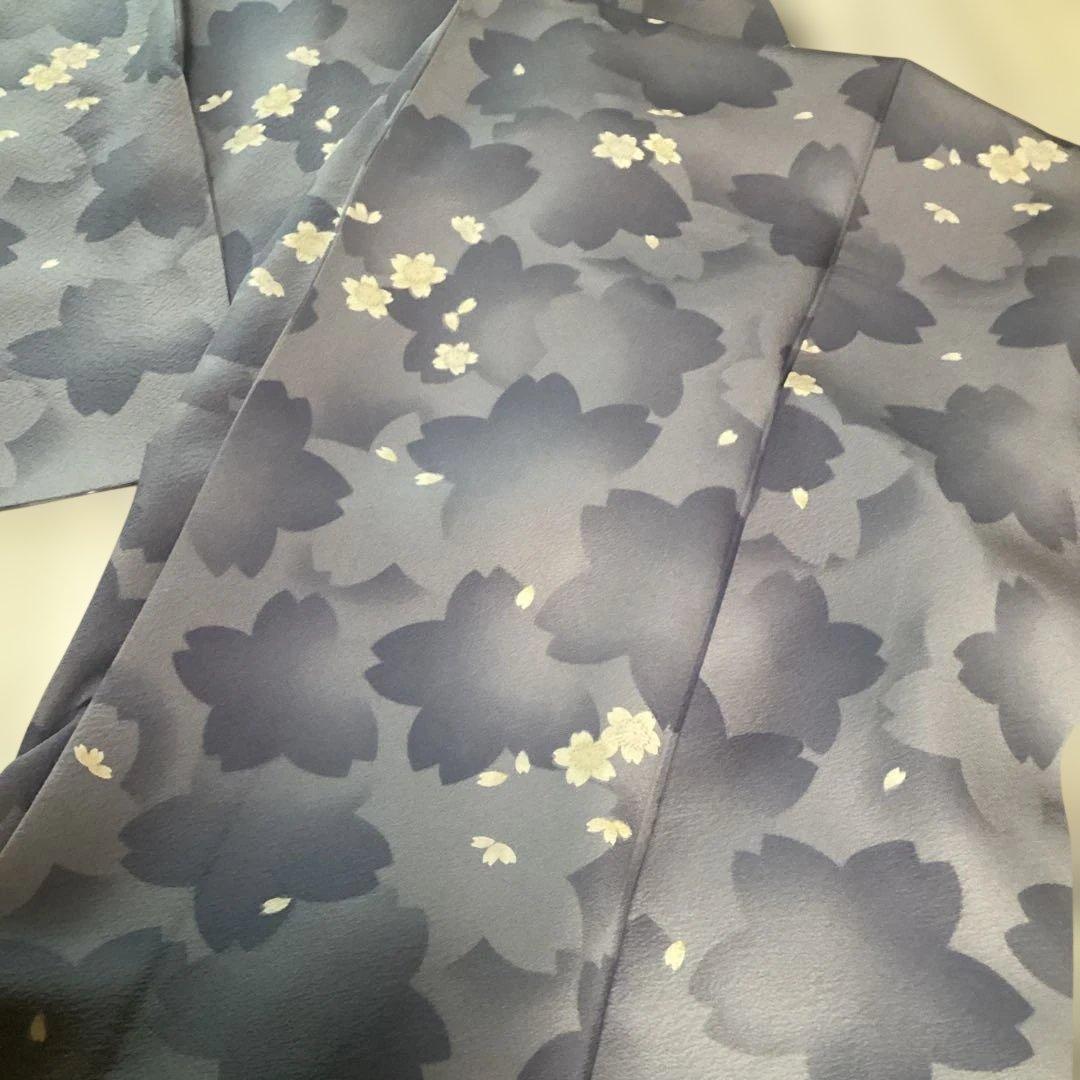 着物の名門ますいわ屋　ガード加工　ほぼ未使用品　紅碧色に青、白の桜の花の総柄小紋