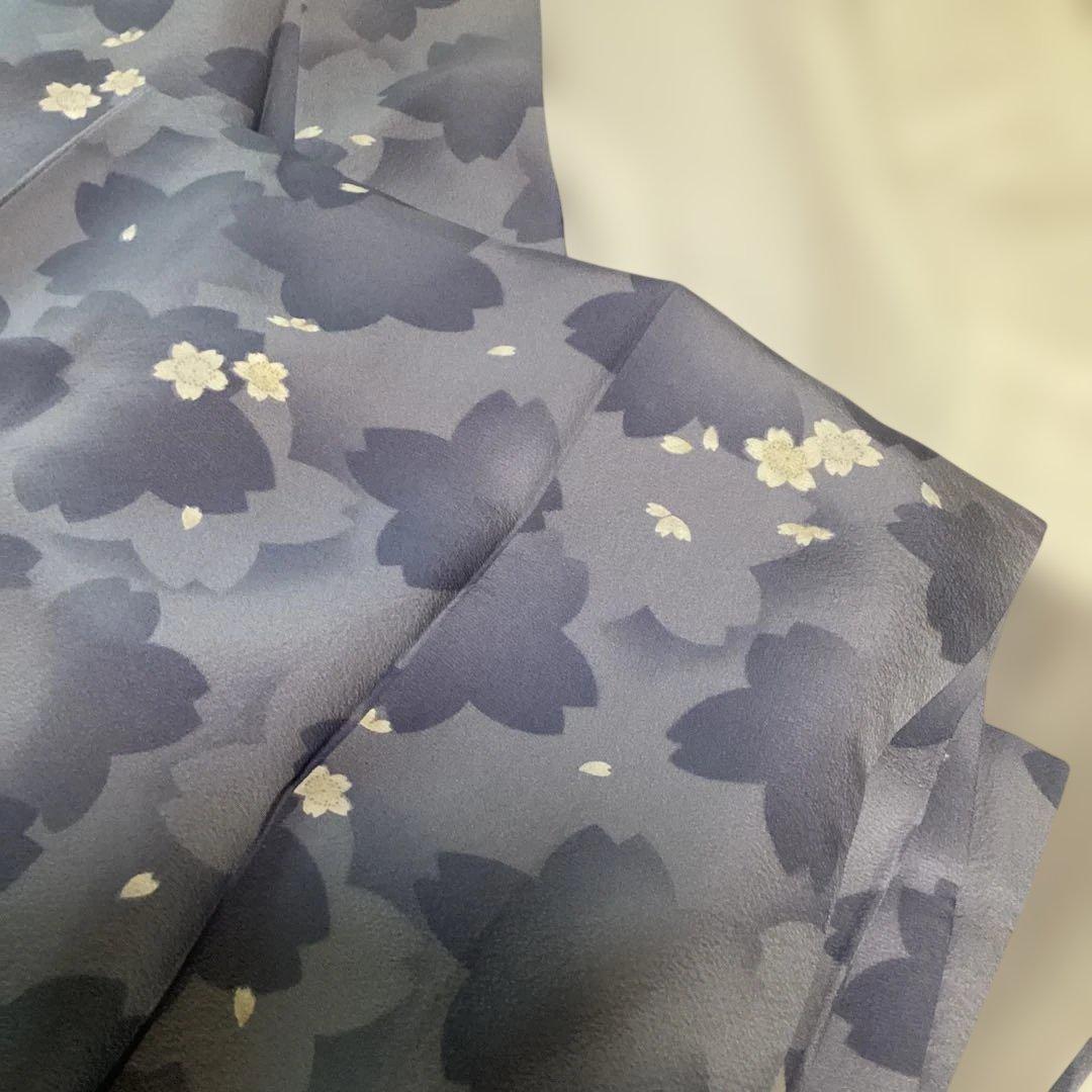 着物の名門ますいわ屋　ガード加工　ほぼ未使用品　紅碧色に青、白の桜の花の総柄小紋