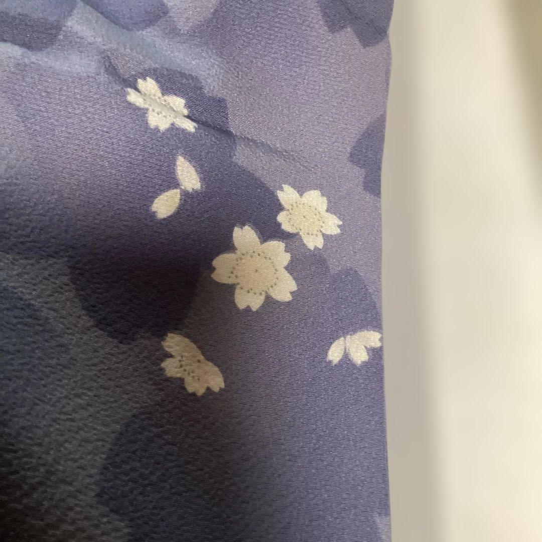 着物の名門ますいわ屋　ガード加工　ほぼ未使用品　紅碧色に青、白の桜の花の総柄小紋