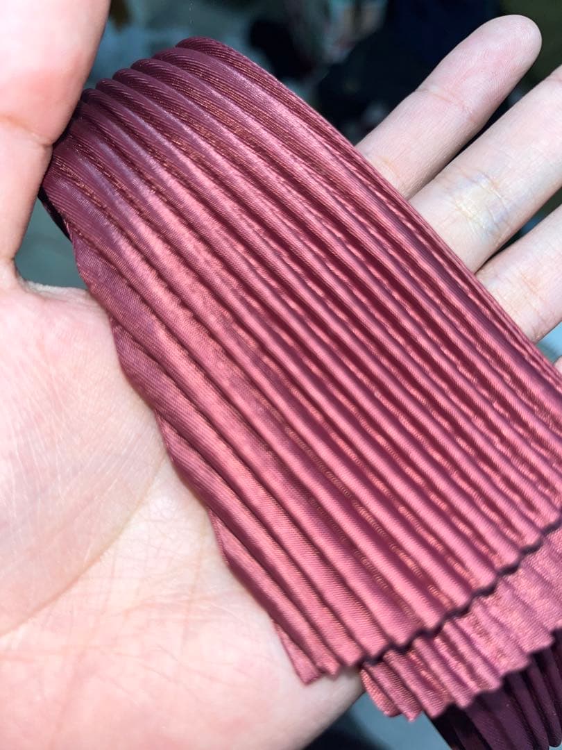 HOMME PLISSÉ バーガンディ ネクタイ 専用ケース付き