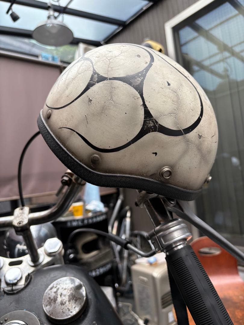 BURST ハーフヘルメット ホワイト XLサイズ カスタムペイント　ノーバッツ