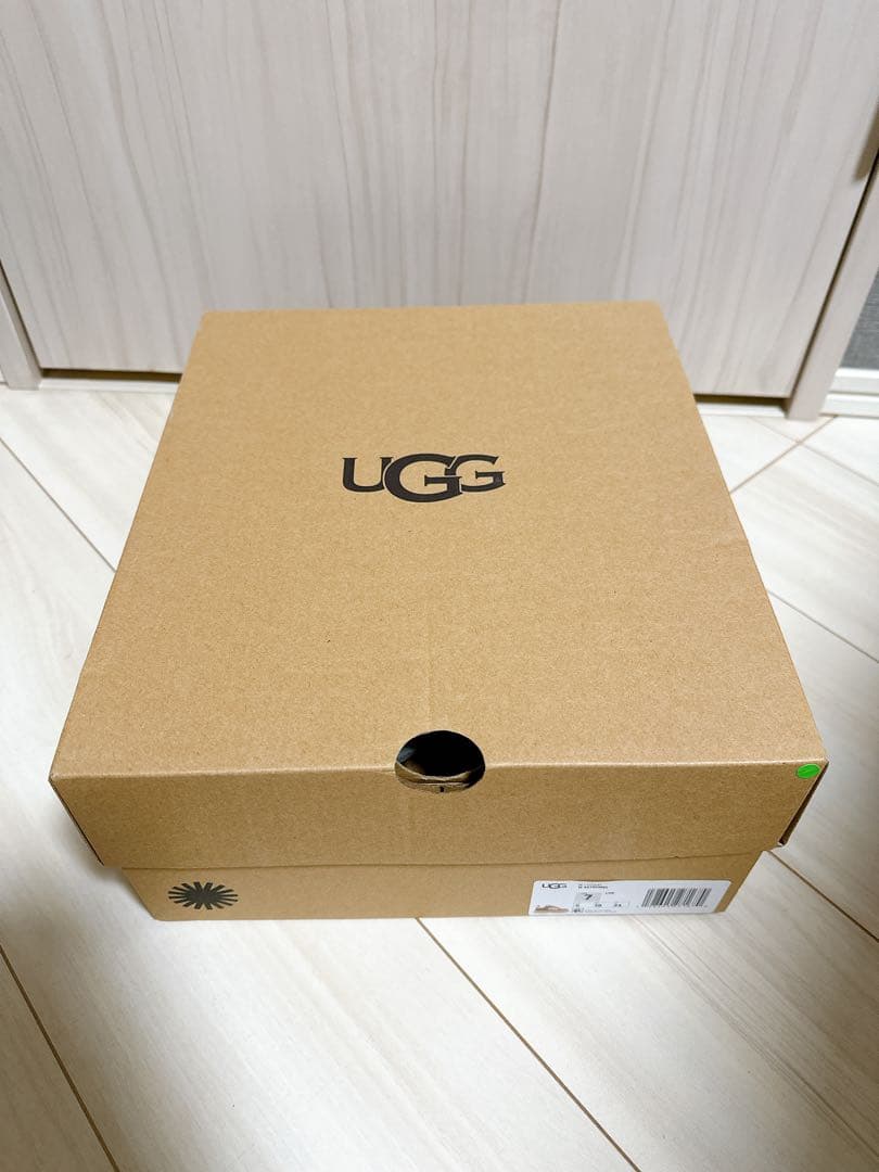 UGG ASTROMEL スニーカー 7 (38)24.0cm 新品未使用