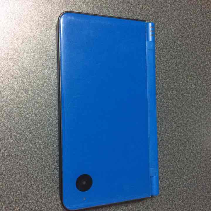 値下げあり 任天堂 DS i LL