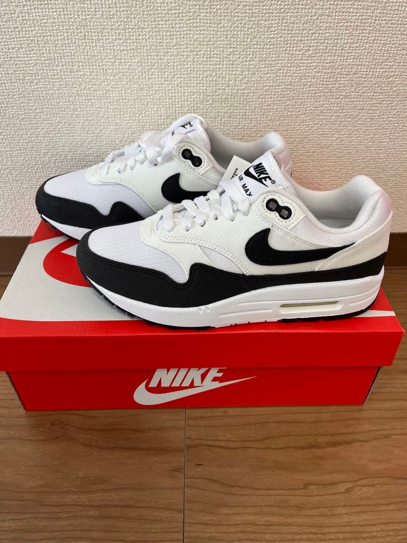 新品未使用　Nike Air Max 1 ホワイト/ブラック　24センチ