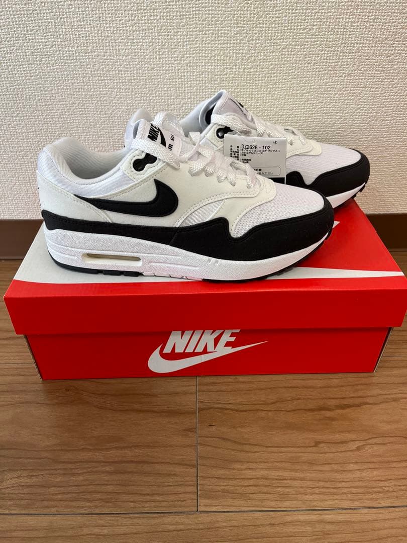新品未使用　Nike Air Max 1 ホワイト/ブラック　24センチ