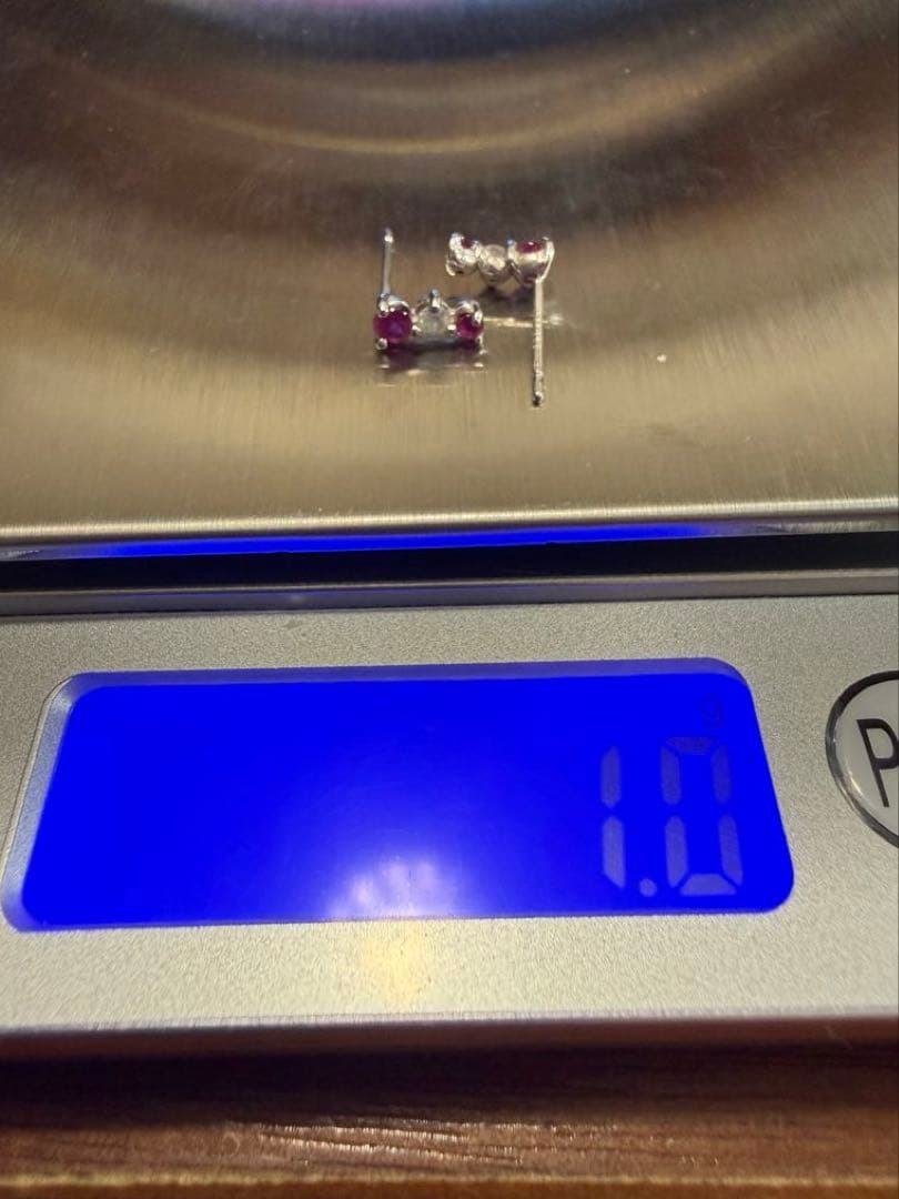 ★k18WG ルビー ダイヤスリーストーンピアス★