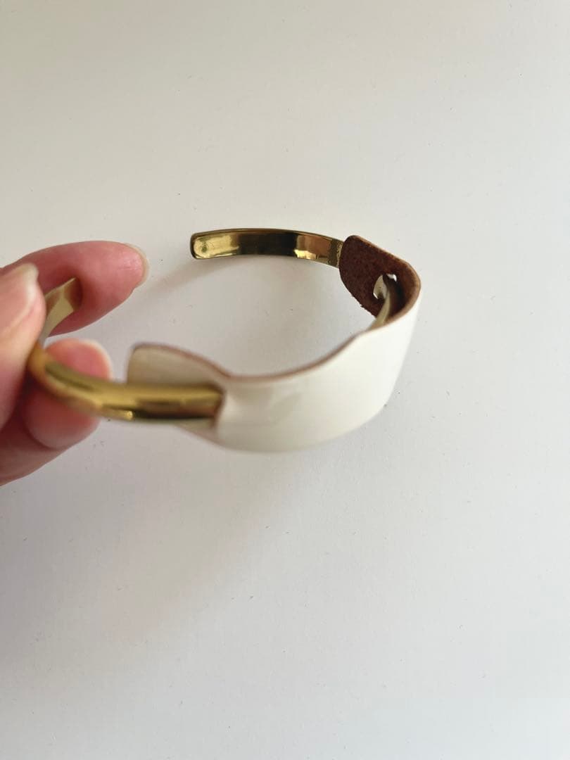 minä perhonen ホワイトエナメル　バングル　box付き