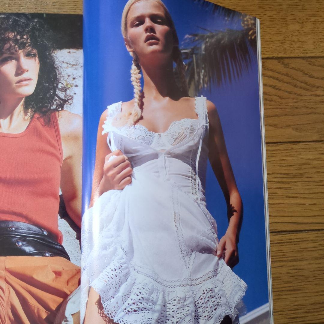 洋書 Bazaar may2000 swimsuit issue