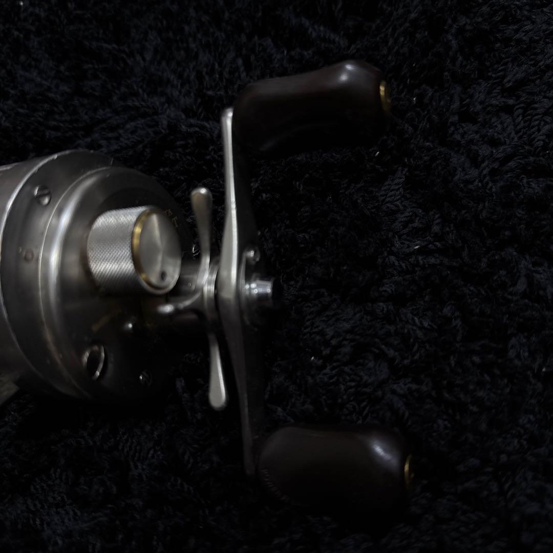 SHIMANO CALCUTTA CONQUEST 200DC カルカッタ