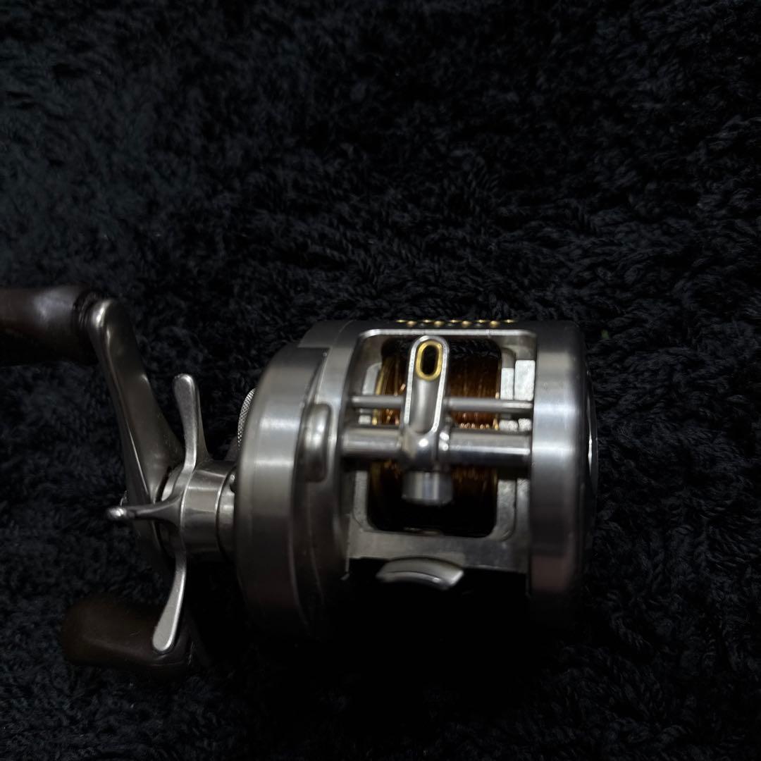 SHIMANO CALCUTTA CONQUEST 200DC カルカッタ