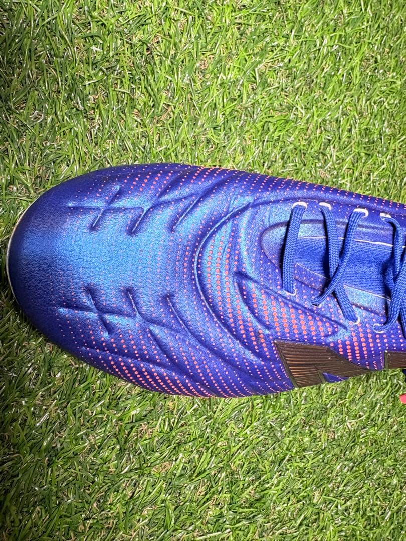 美品　New Balance サッカーシューズ スパイク 青赤