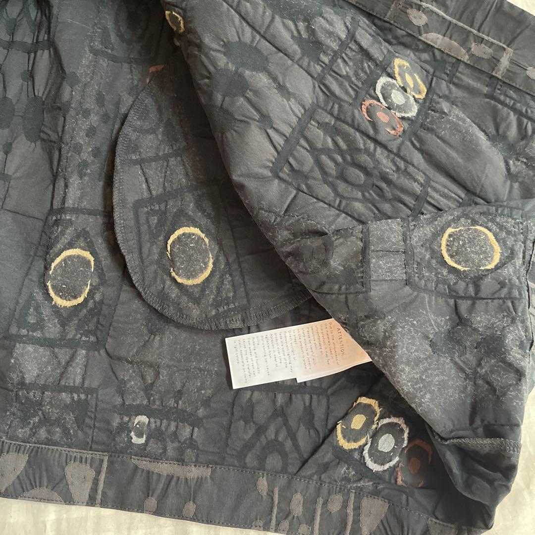 よこしょう 佐藤繊維FUGA FUGA 幾何学模様 ブラック系コート