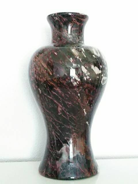 台湾製花瓶 電気で変化