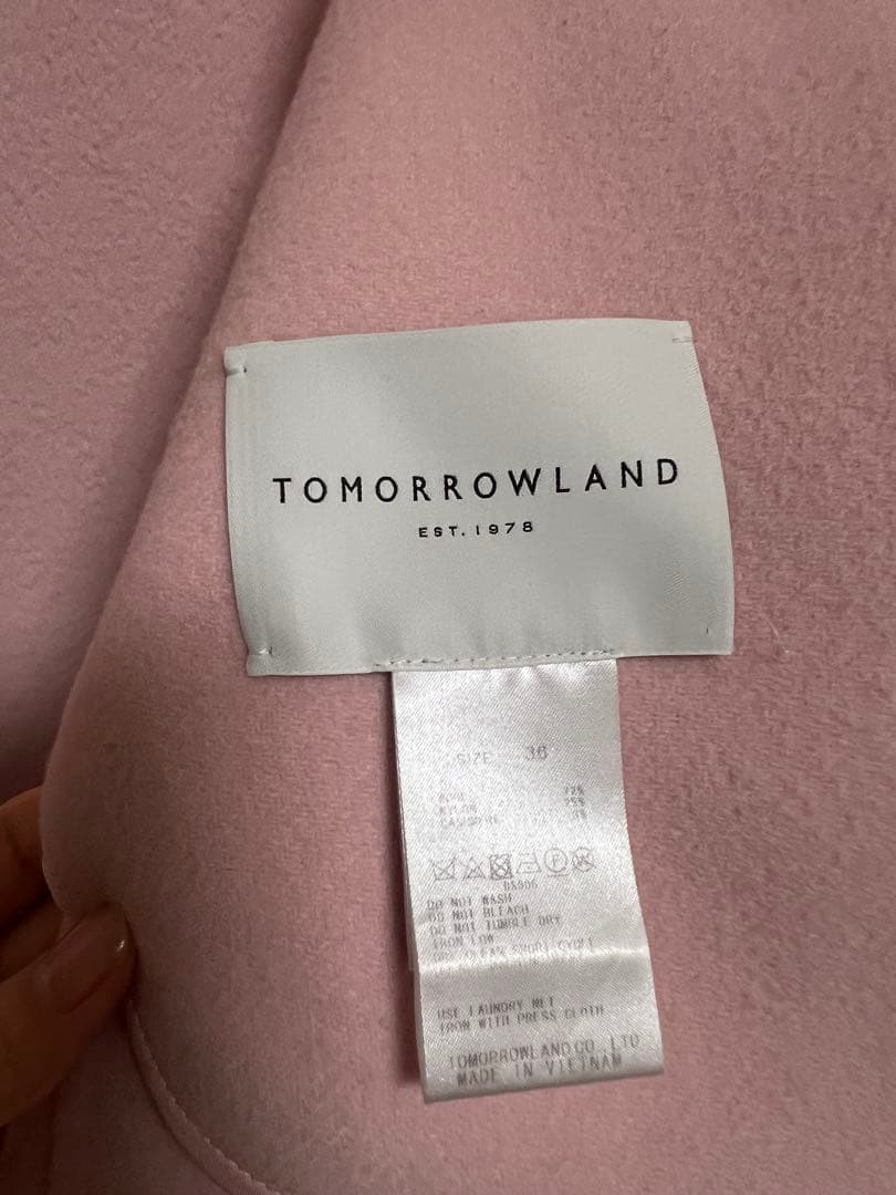 ピンクノーカラーコート