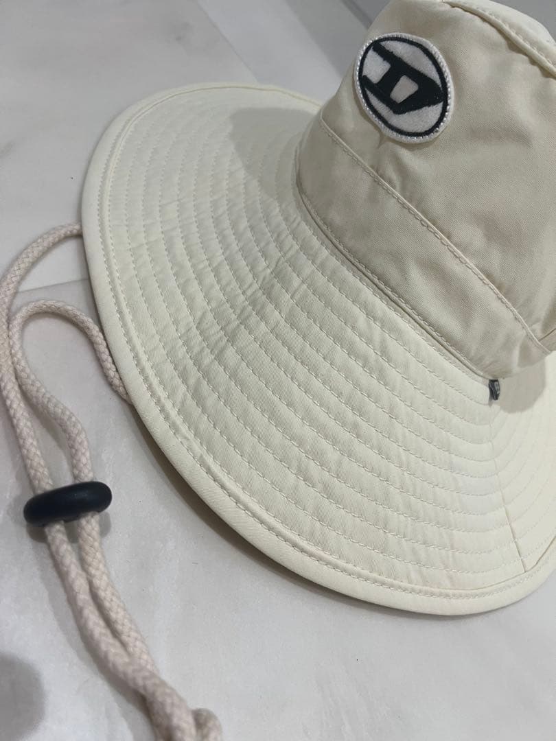 美品　diesel バケットハット　アイボリー