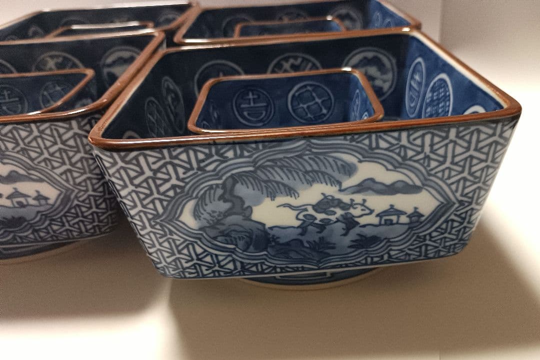 源右衛門窯 染付 祥瑞間取山水図 向付 大小各4客組 未使用品