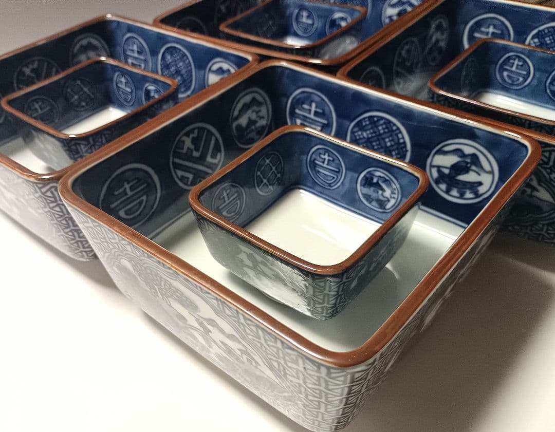 源右衛門窯 染付 祥瑞間取山水図 向付 大小各4客組 未使用品