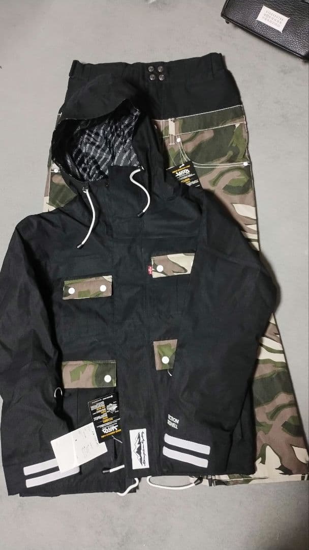 atmysアトマイズ スノーボードウェア 上下セット 新品未使用　タグ付き