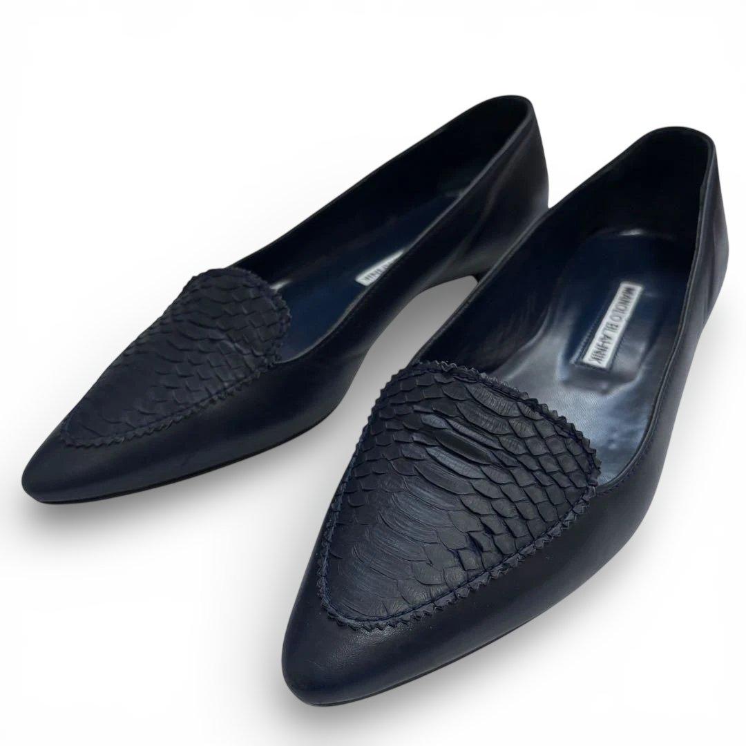 【極上の艶】マノロブラニク レザー パンプス 37 ネイビー フラット パイソン