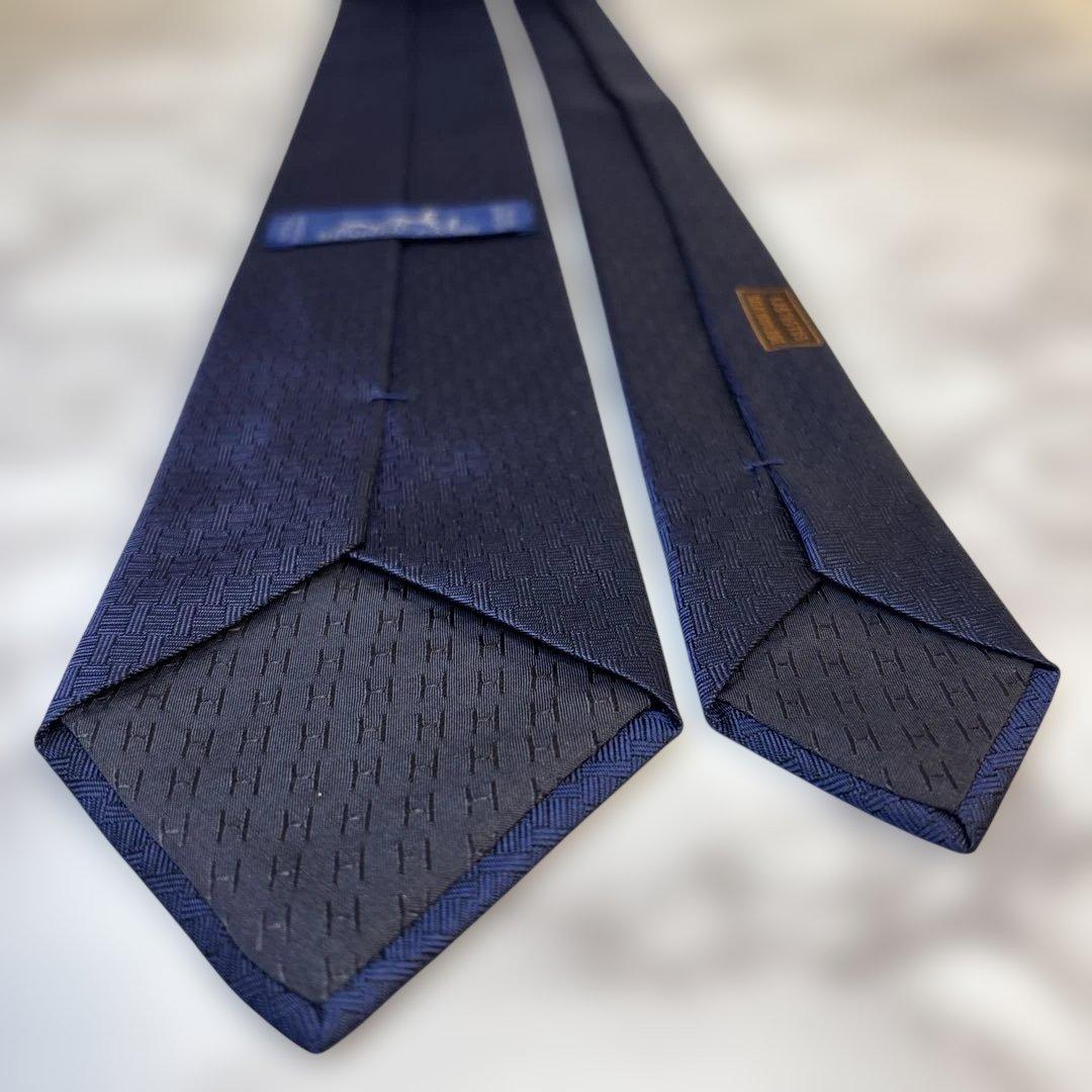 【日本限定品✨】HERMES ネクタイ　ブルー　青　ファソネ　招き猫　刺繍