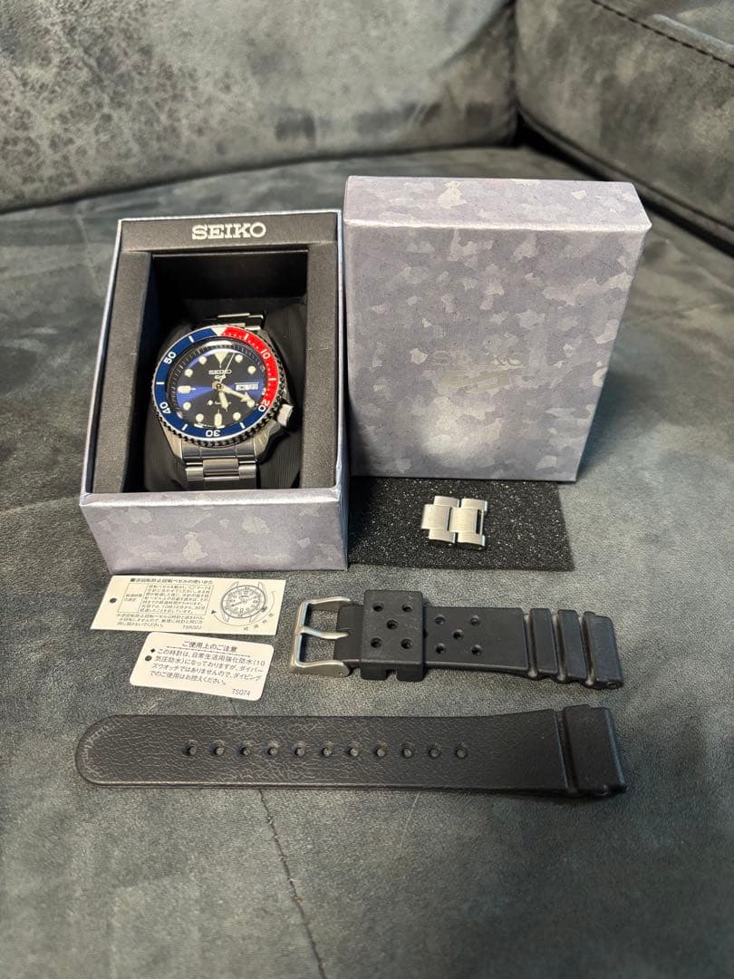セイコー　SEIKO 5 スポーツ　ペプシカラー　自動巻き時計